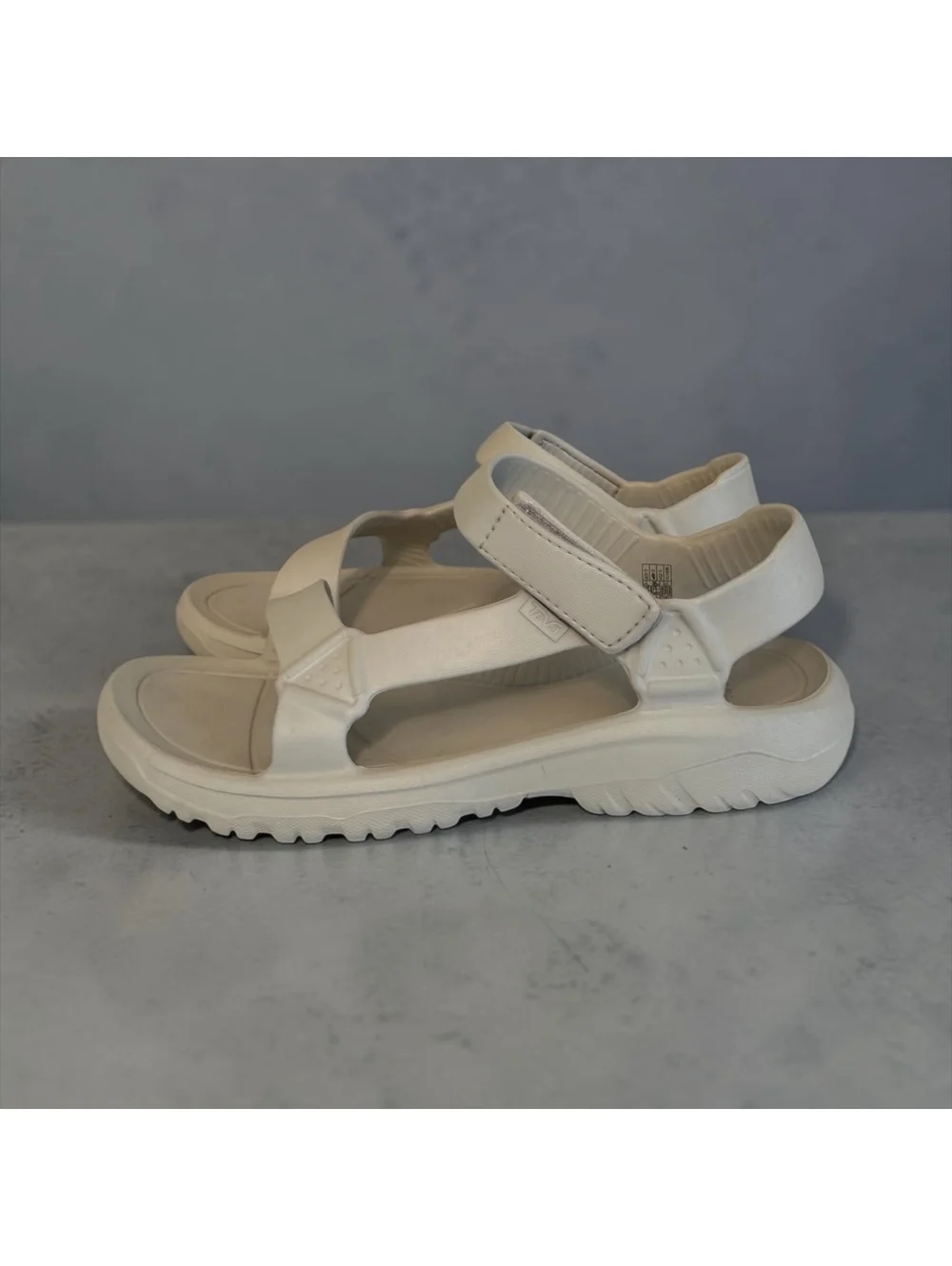 Teva Men’s Hurricane Drift Sandals – Feather Grey / Light Grey (Size 10)